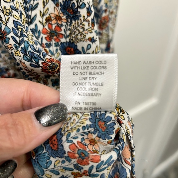 Rose & Olive Multicolor Floral Top - Picture 8 of 9